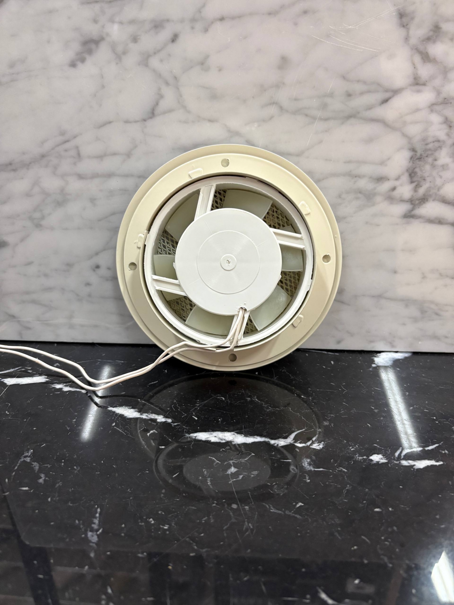 Диффузор на магнитах с вентилятором ТД100 шампань цветочный орнамент 100 мм