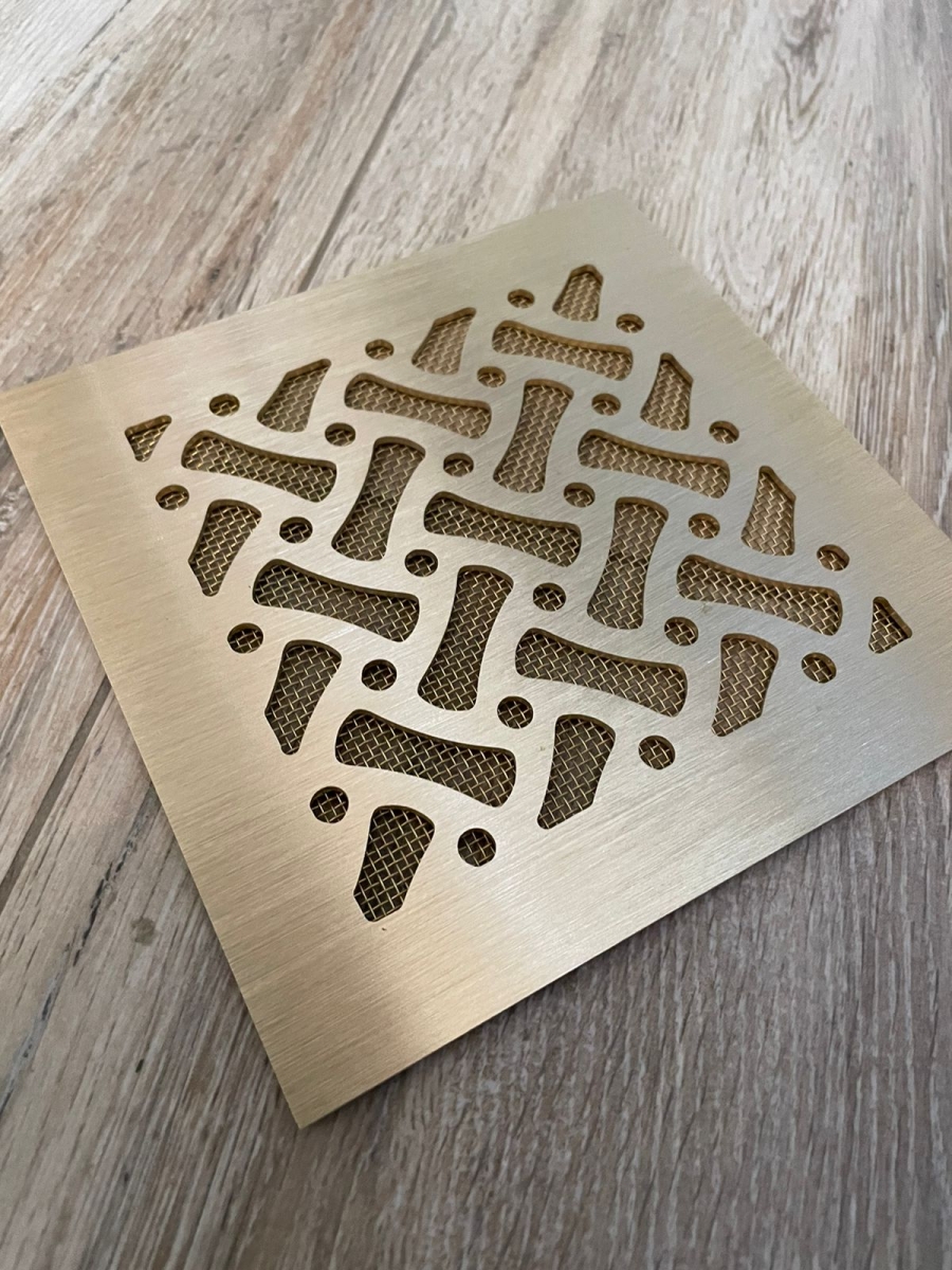 Вентиляционная решетка латунная шлифованная LR-06 150х150