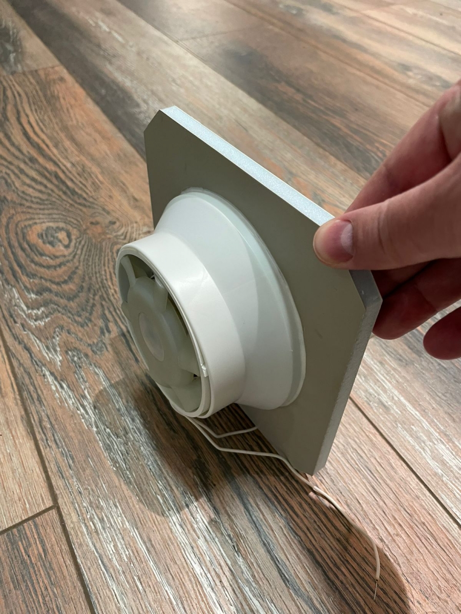 Теневой магнитный диффузор с вентилятором под плитку 125 мм