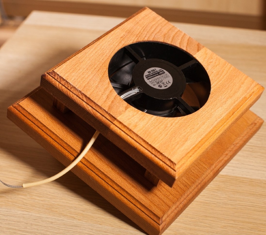 Высокотемпературный жаростойкий вентилятор Mmotors для стабилизации температуры в бане и сауне VO 120T (дерево)